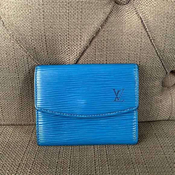Louis Vuitton Accessories - Auth. Louis Vuitton Blue Epi Leather Card Wallet